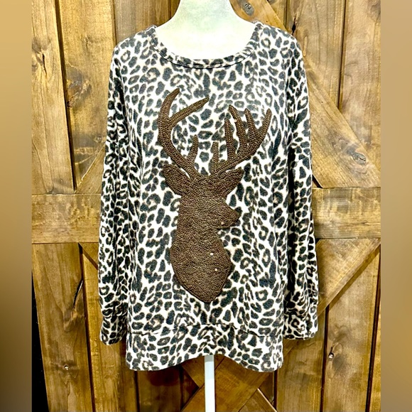 EUC Vanilla Bay Leopard Print Sequin Deer Long Sleeve Top - Picture 3 of 12